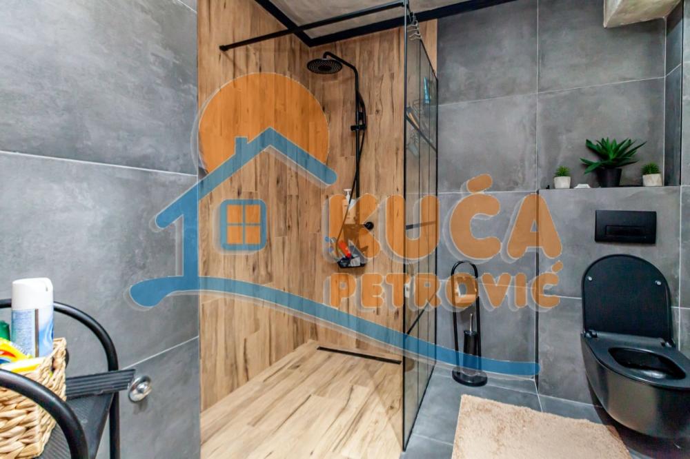 Slika 7 - Petra Aranđelovića,  Kuća na prodaju, 244m2, 327.000€