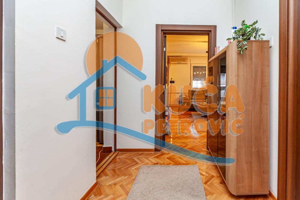 Slika 3 - Petra Aranđelovića,  Kuća na prodaju, 244m2, 327.000€