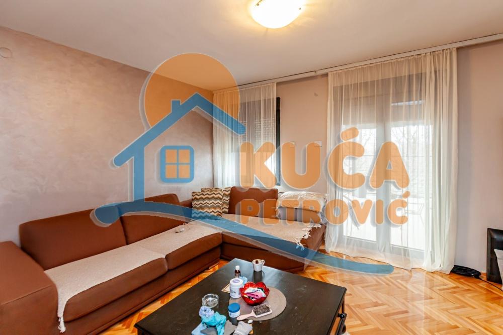 Slika 1 - Petra Aranđelovića,  Kuća na prodaju, 244m2, 327.000€
