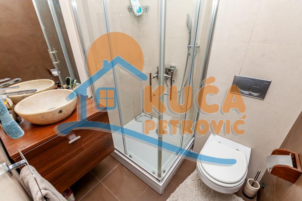 Slika 11 - Vojvode Tankosića, Četvorosoban stan za izdavanje, 128m2, 1.000€