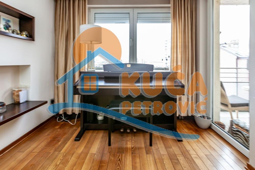 Slika 5 - Vojvode Tankosića, Četvorosoban stan za izdavanje, 128m2, 1.000€