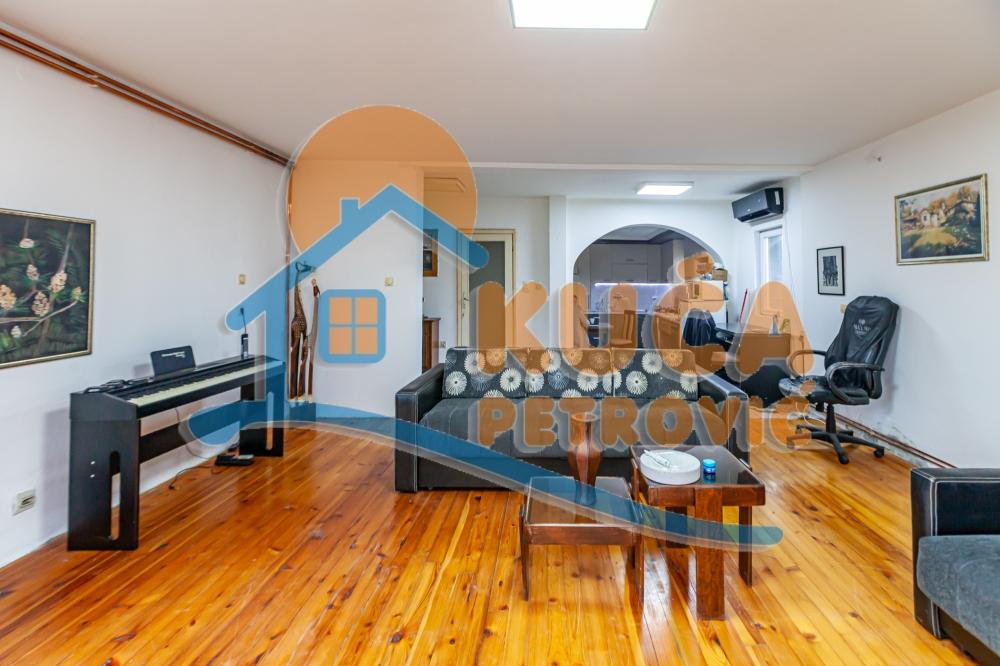 Slika 8 - Gornje Medjurovo,  Kuća na prodaju, 272m2, 162.000€