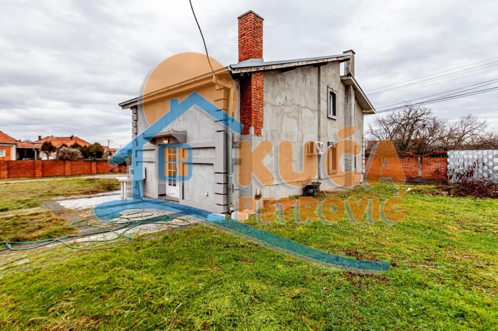 Slika 1 - Gornje Medjurovo,  Kuća na prodaju, 272m2, 162.000€