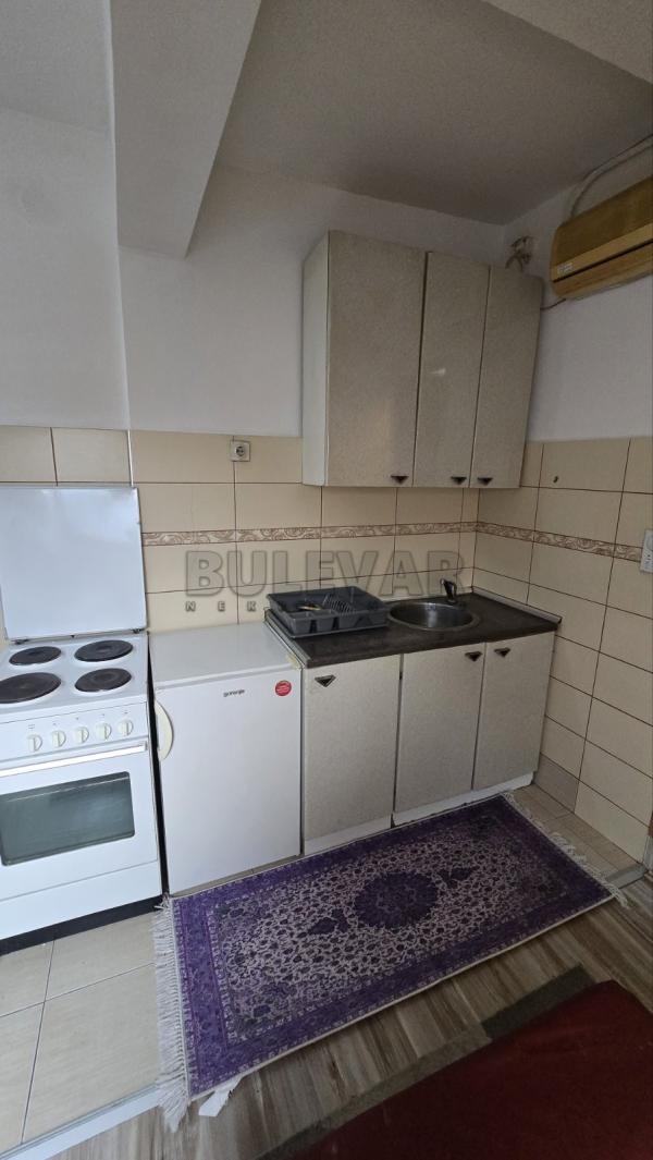 Slika 3 - Bulevar dr Zorana, Stan za izdavanje, 27m2, 240€