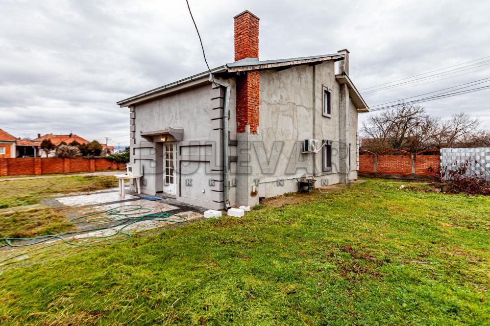 Slika 1 - Gornje Medjurovo,  Kuća na prodaju, 272m2, 162.000€