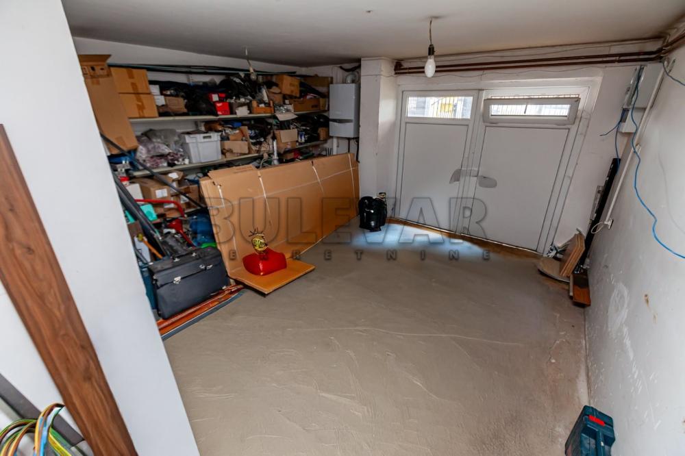 Slika 10 - Petra Aranđelovića,  Kuća na prodaju, 244m2, 327.000€