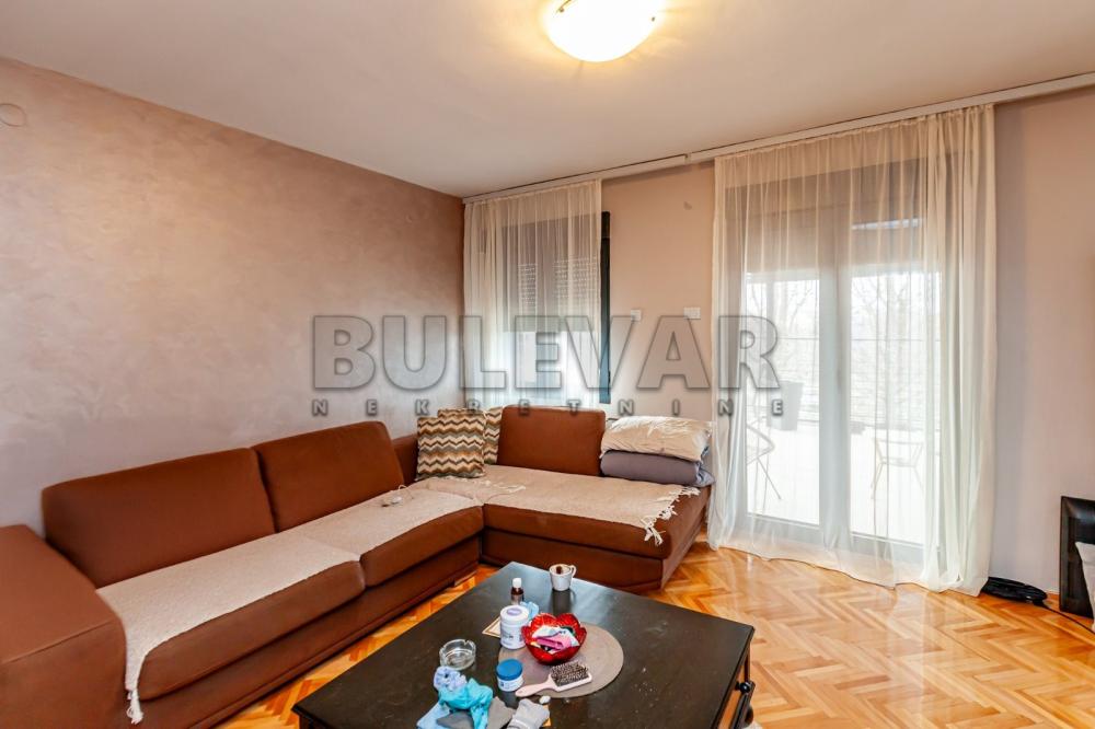 Slika 1 - Petra Aranđelovića,  Kuća na prodaju, 244m2, 327.000€