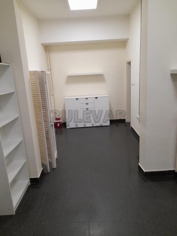 Slika 2 - Obrenovićeva,  Lokal za izdavanje, 21m2, 250€