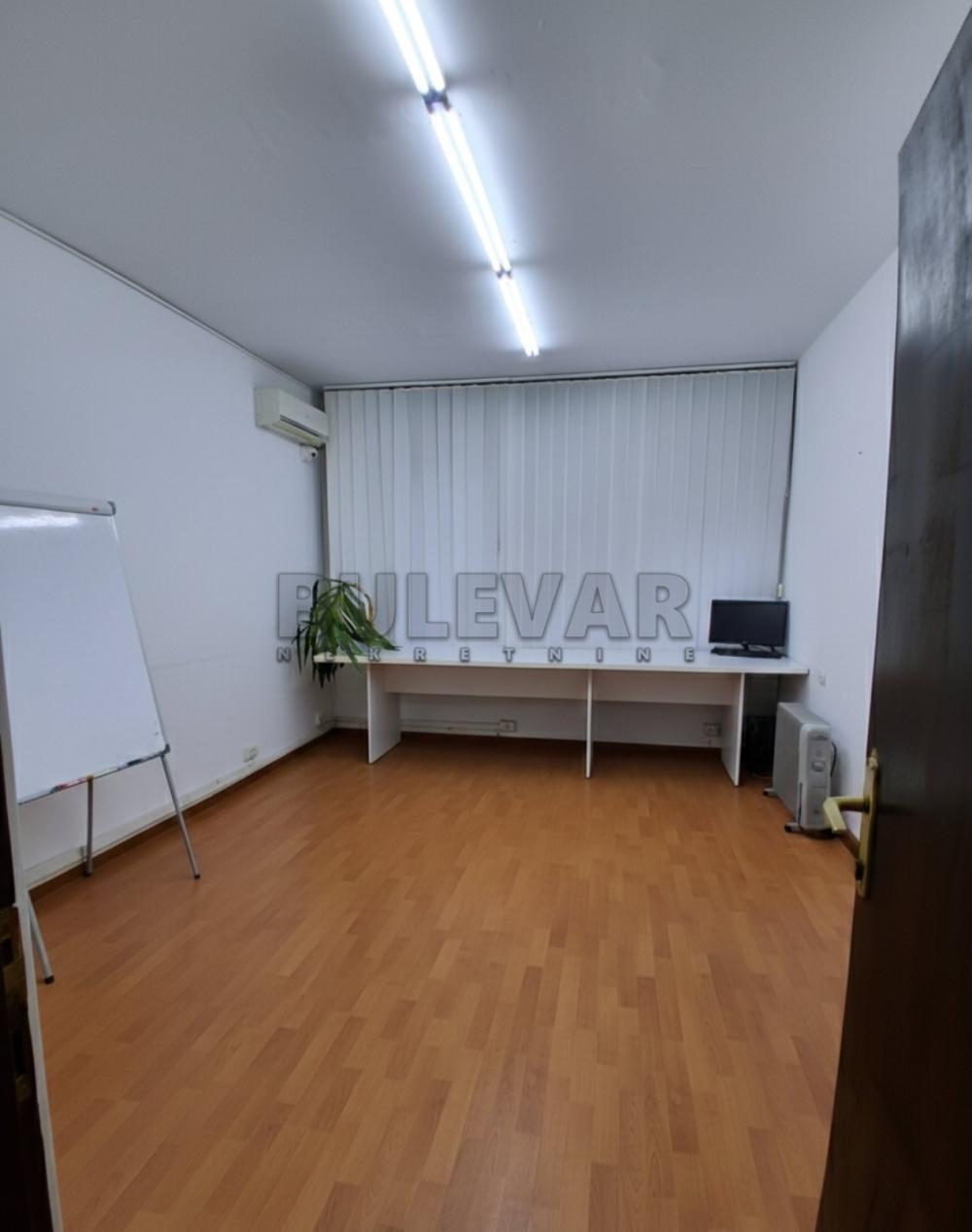 Slika 2 - Jovana Ristića,  Lokal za izdavanje, 94m2, 500€