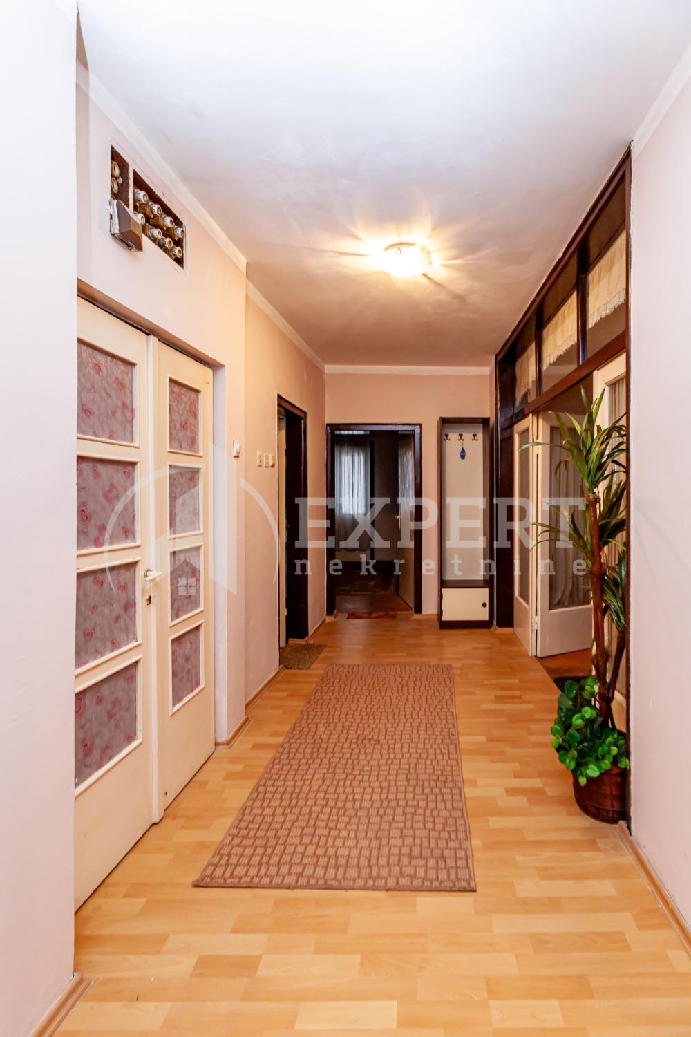 Slika 1 - Jovana Skerlića, Troiposoban stan na prodaju, 131m2, 180.000€