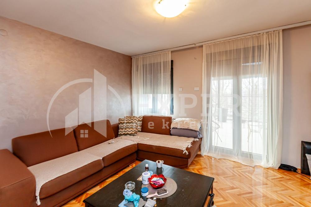 Slika 1 - Petra Aranđelovića,  Kuća na prodaju, 244m2, 327.000€