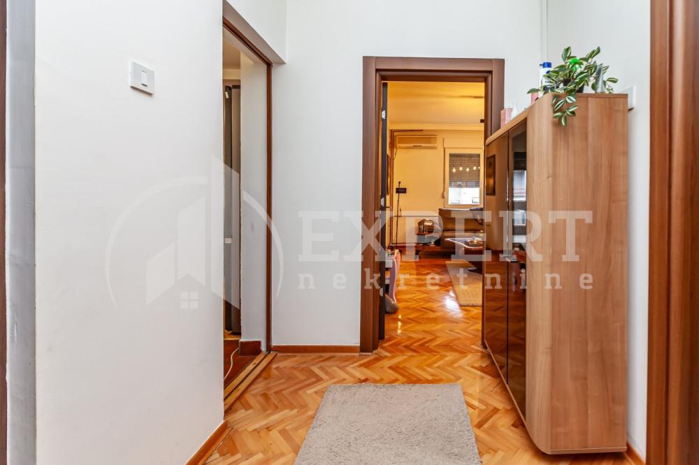 Slika 3 - Petra Aranđelovića,  Kuća na prodaju, 244m2, 327.000€