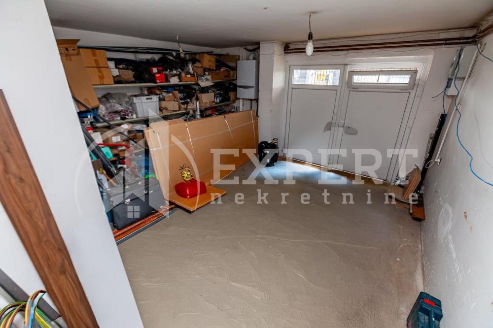 Slika 10 - Petra Aranđelovića,  Kuća na prodaju, 244m2, 327.000€