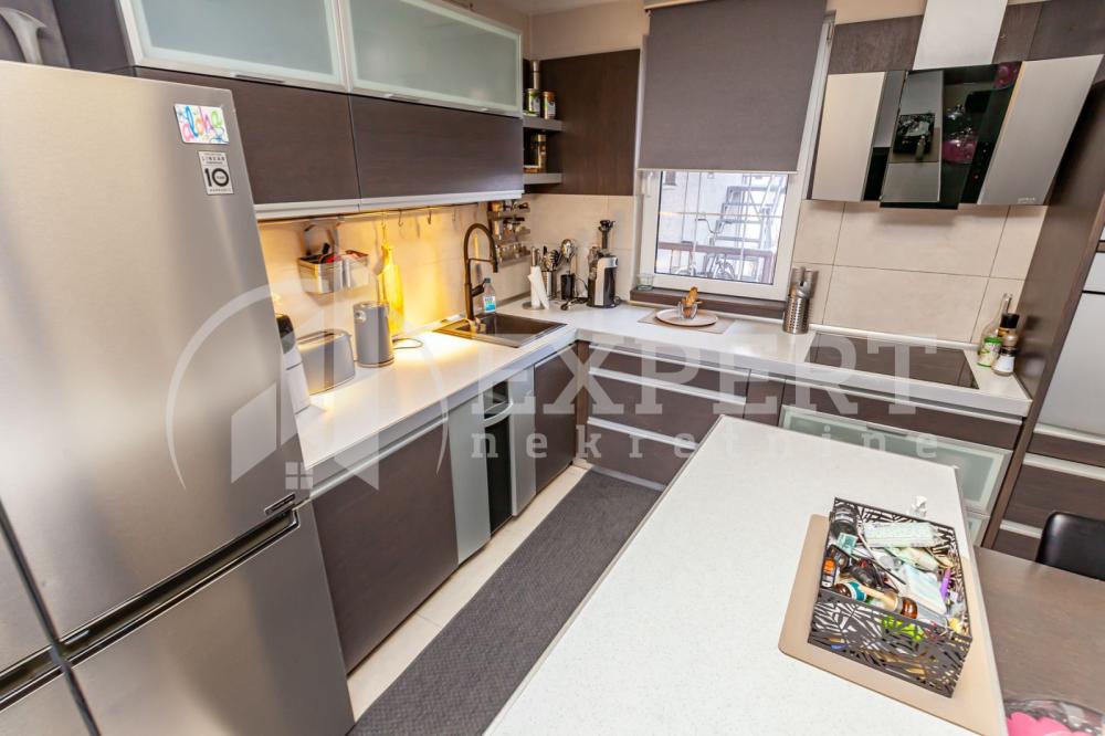 Slika 8 - Vojvode Tankosića, Četvorosoban stan za izdavanje, 128m2, 1.000€