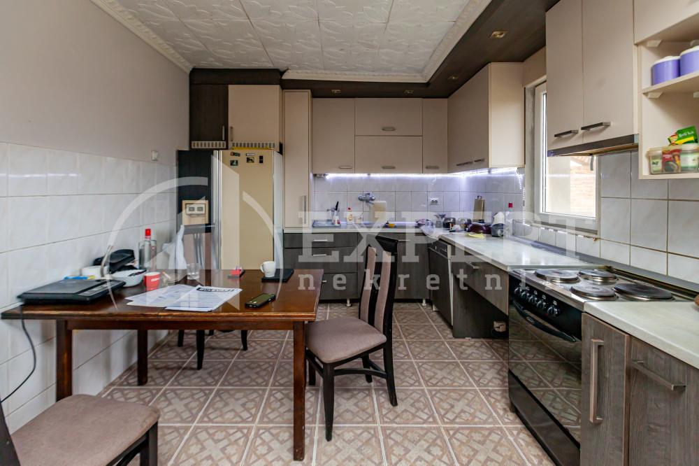 Slika 9 - Gornje Medjurovo,  Kuća na prodaju, 272m2, 162.000€