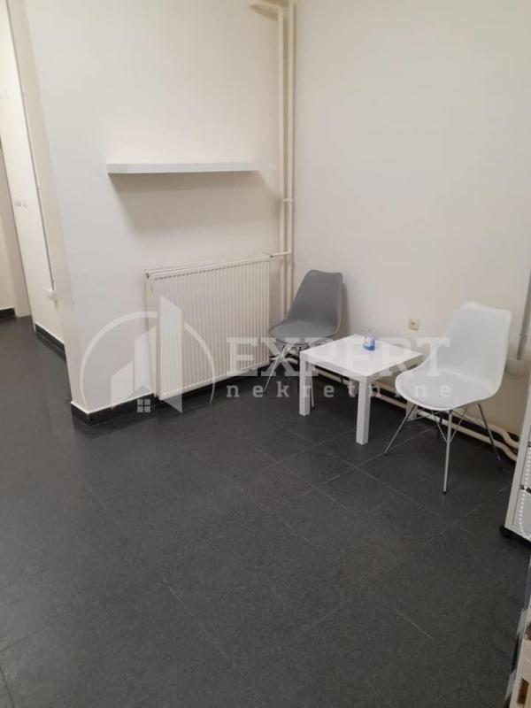 Slika 3 - Obrenovićeva,  Lokal za izdavanje, 21m2, 250€
