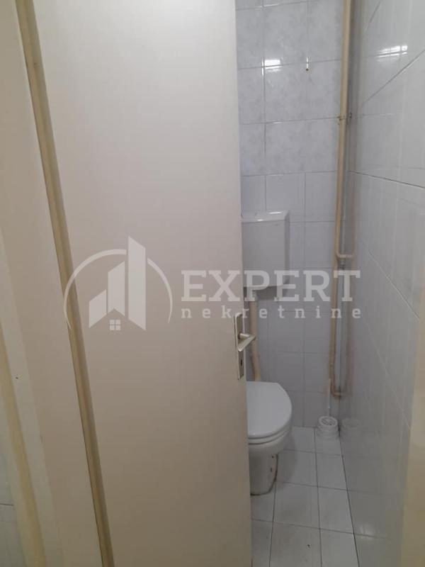 Slika 4 - Obrenovićeva,  Lokal za izdavanje, 21m2, 250€