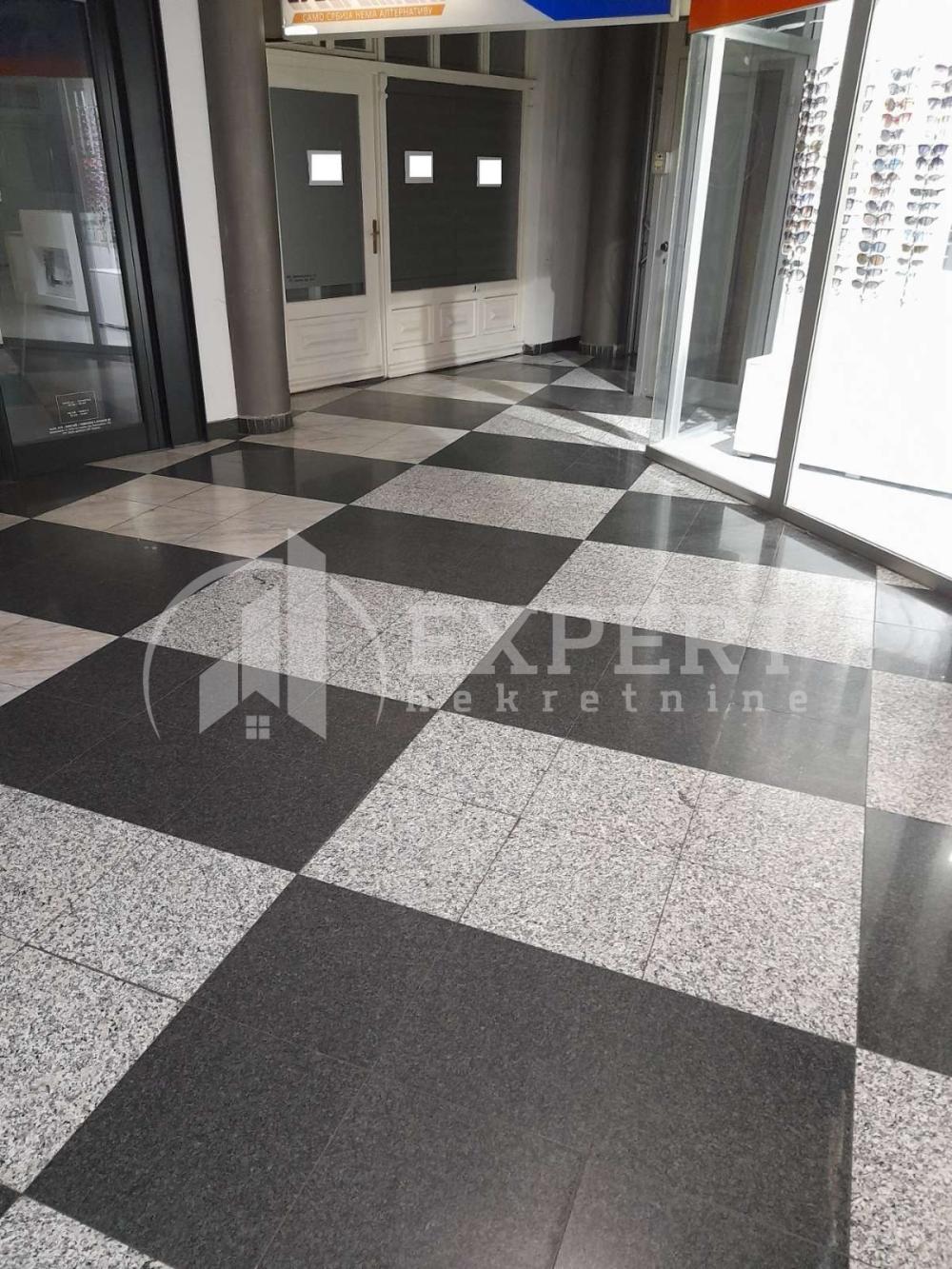 Slika 8 - Obrenovićeva,  Lokal za izdavanje, 21m2, 250€