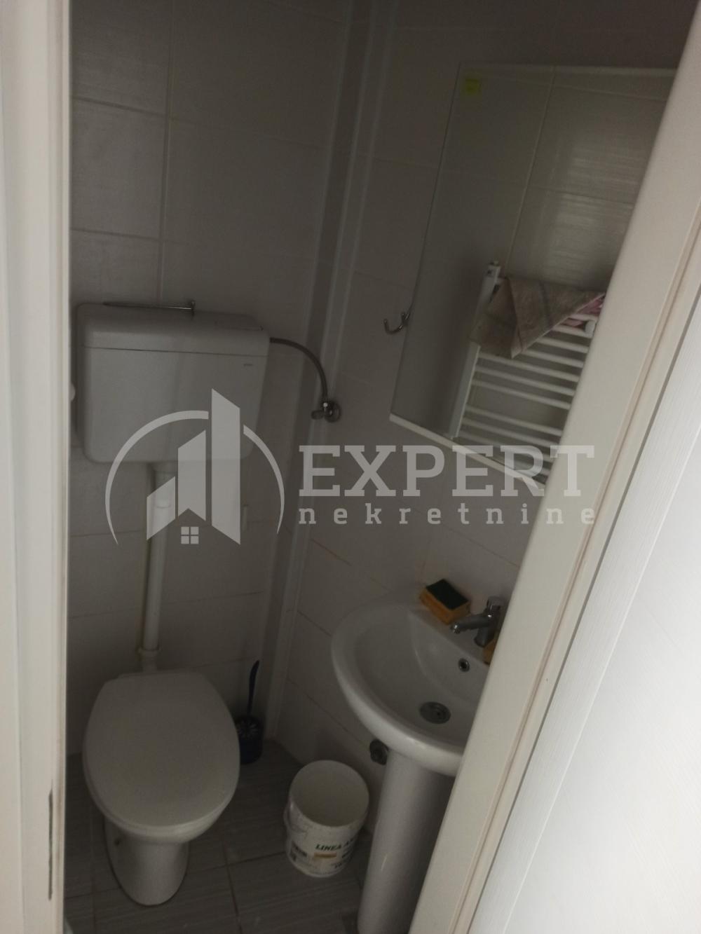 Slika 8 - Obilićev venac,  Lokal za izdavanje, 60m2, 300€