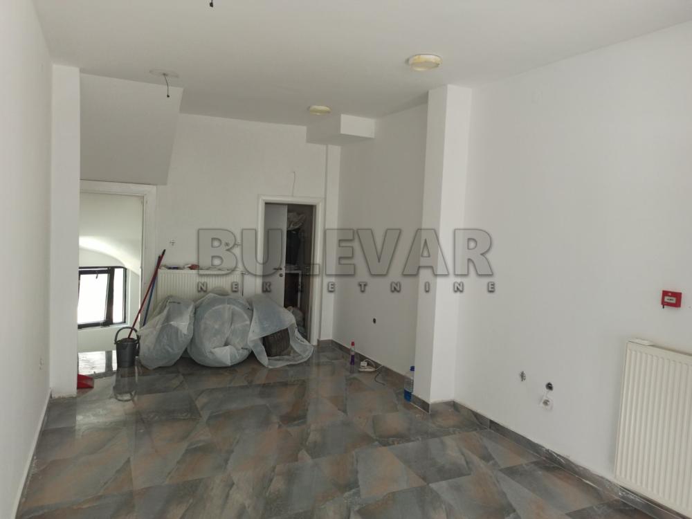 Slika 1 - Obilićev venac,  Lokal za izdavanje, 60m2, 300€