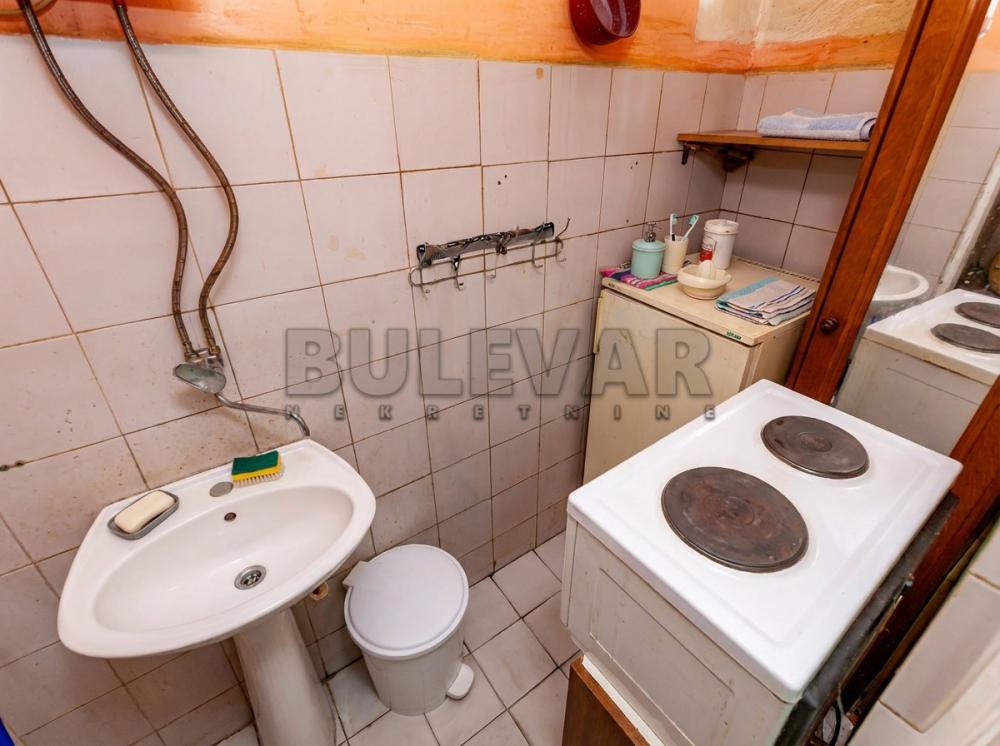 Slika 3 - Strahinjića Bana,  Lokal na prodaju, 26m2, 53.000€