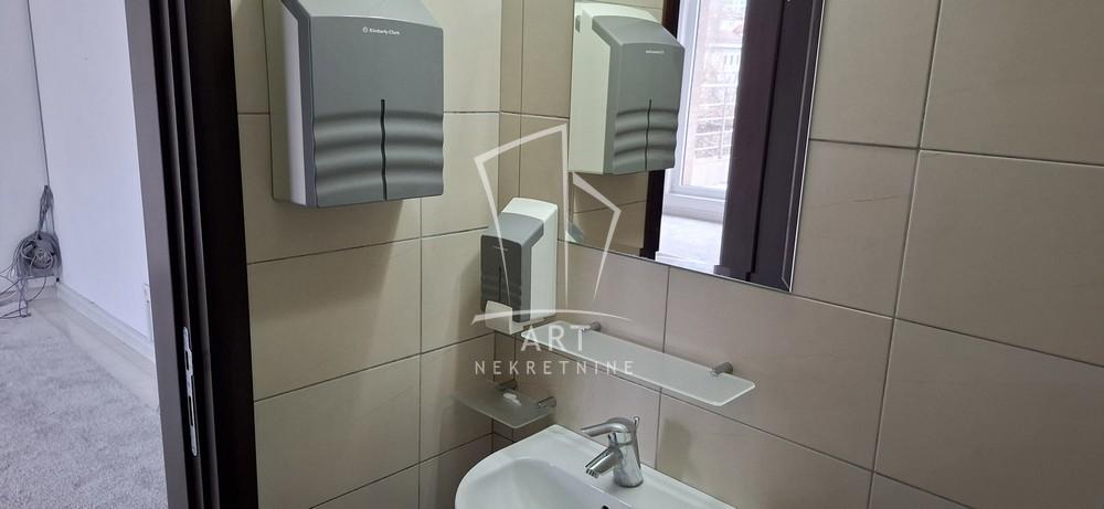 Slika 4 - Lomina,  Lokal za izdavanje, 41m2, 600€