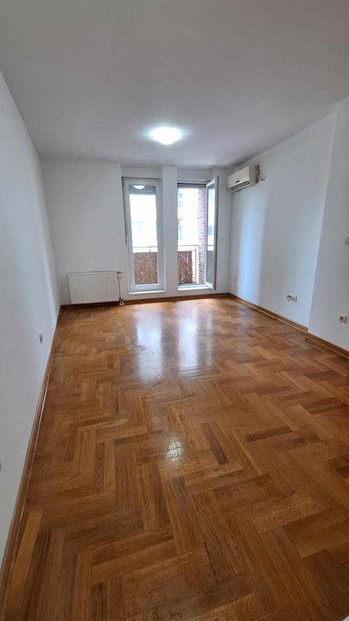 Glavna slika -Dvosoban stan za izdavanje, 41m2, 300€