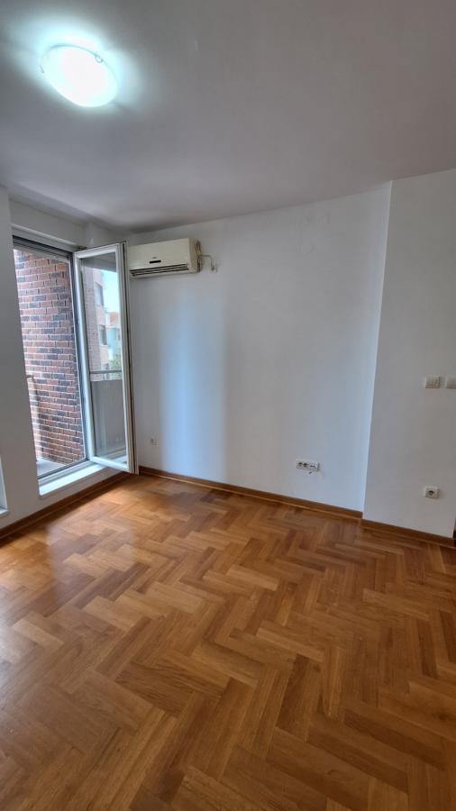 Slika 1 - Dvosoban stan za izdavanje, 41m2, 300€