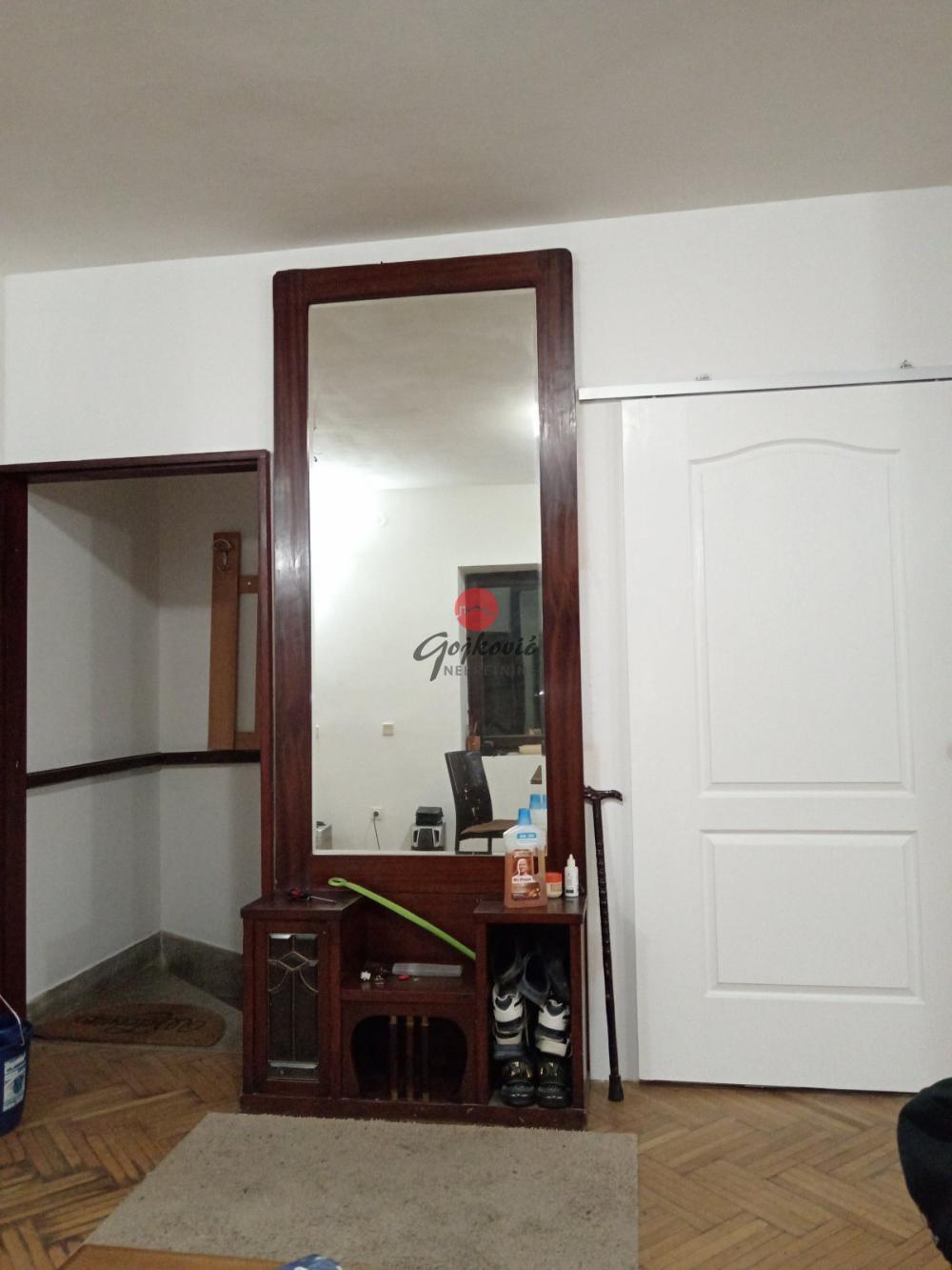 Slika 10 - Ratka Mitrovića, Kuća za izdavanje, 150m2, 1.500€