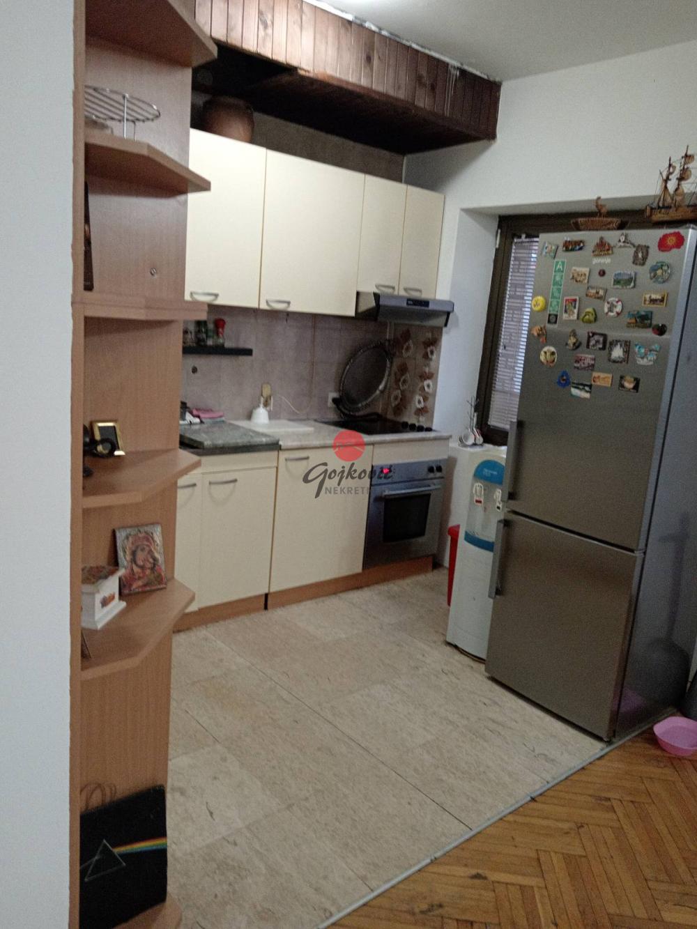 Slika 4 - Ratka Mitrovića, Kuća za izdavanje, 150m2, 1.500€