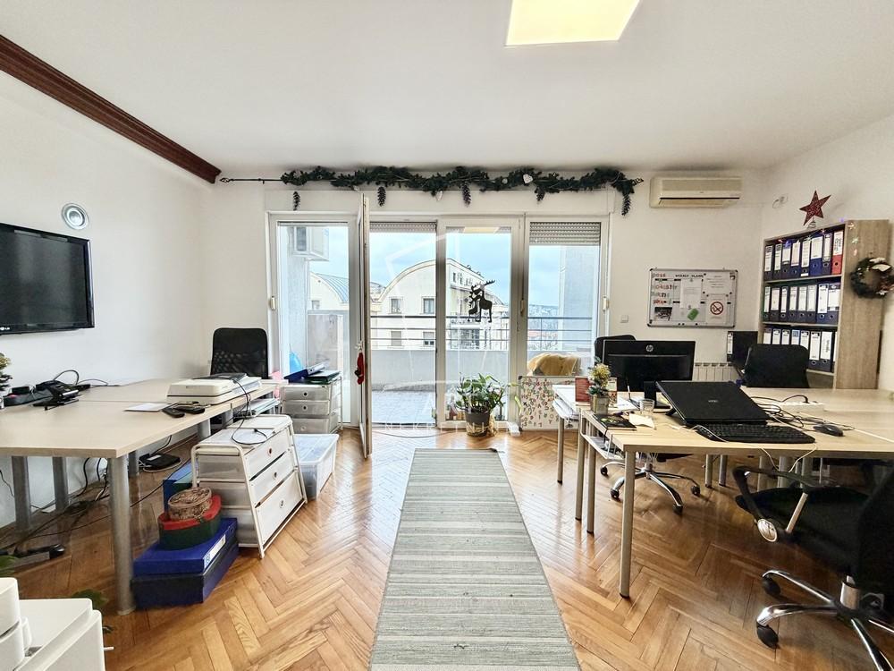 Slika 1 - Miloja Đaka, Četvorosoban stan na prodaju, 117m2, 468.000€