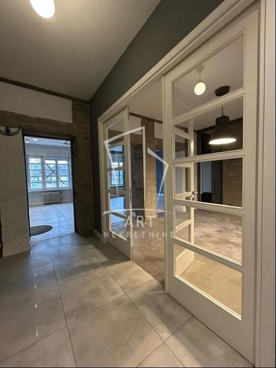 Slika 1 - Vlajkovićeva, Trosoban stan za izdavanje, 123m2, 2.000€