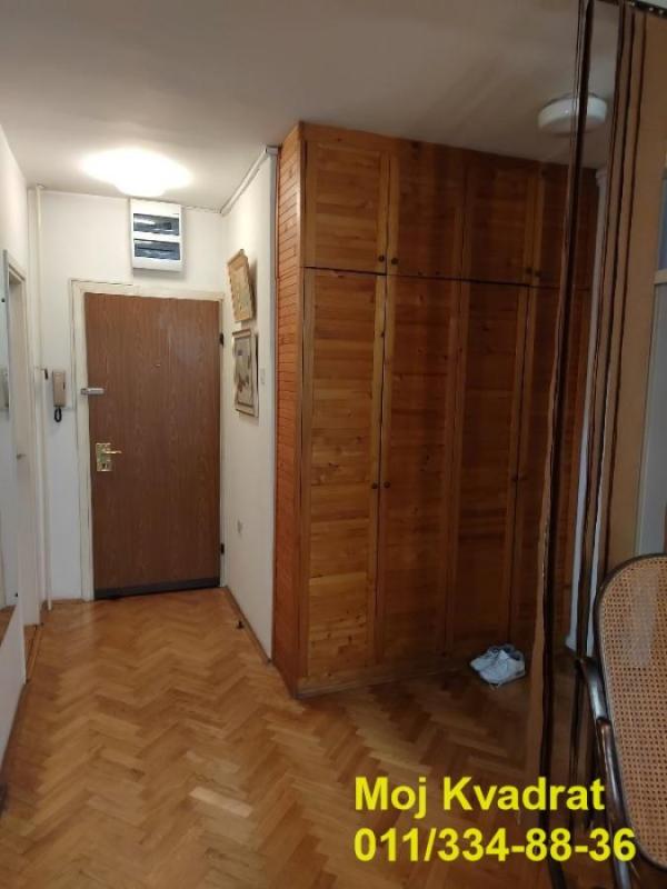Slika 2 - Dvoiposoban stan za izdavanje, 75m2, 680€