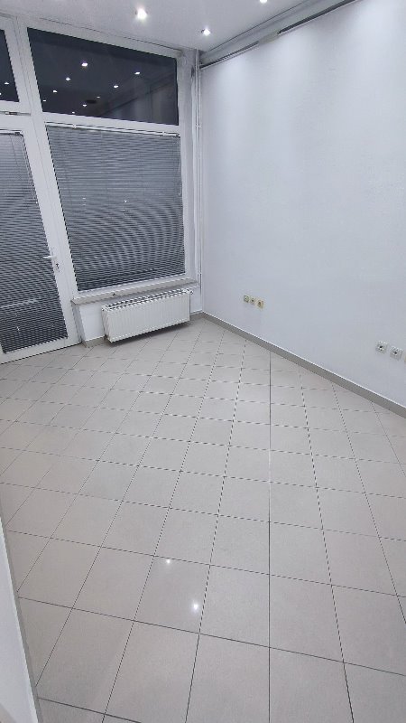 Slika 9 - ENDI VORHOLA,  Lokal za izdavanje, 946m2, 10.000€