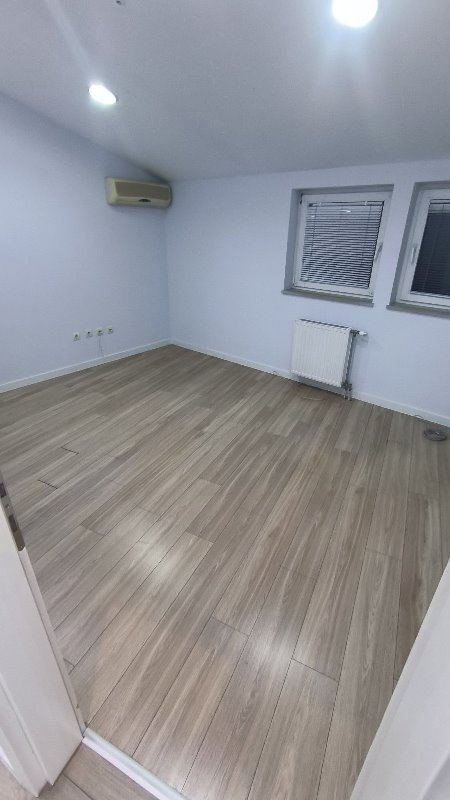 Slika 2 - ENDI VORHOLA,  Lokal za izdavanje, 946m2, 10.000€