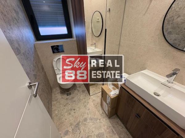 Slika 5 - Četvorosoban stan za izdavanje, 152m2, 3.300€