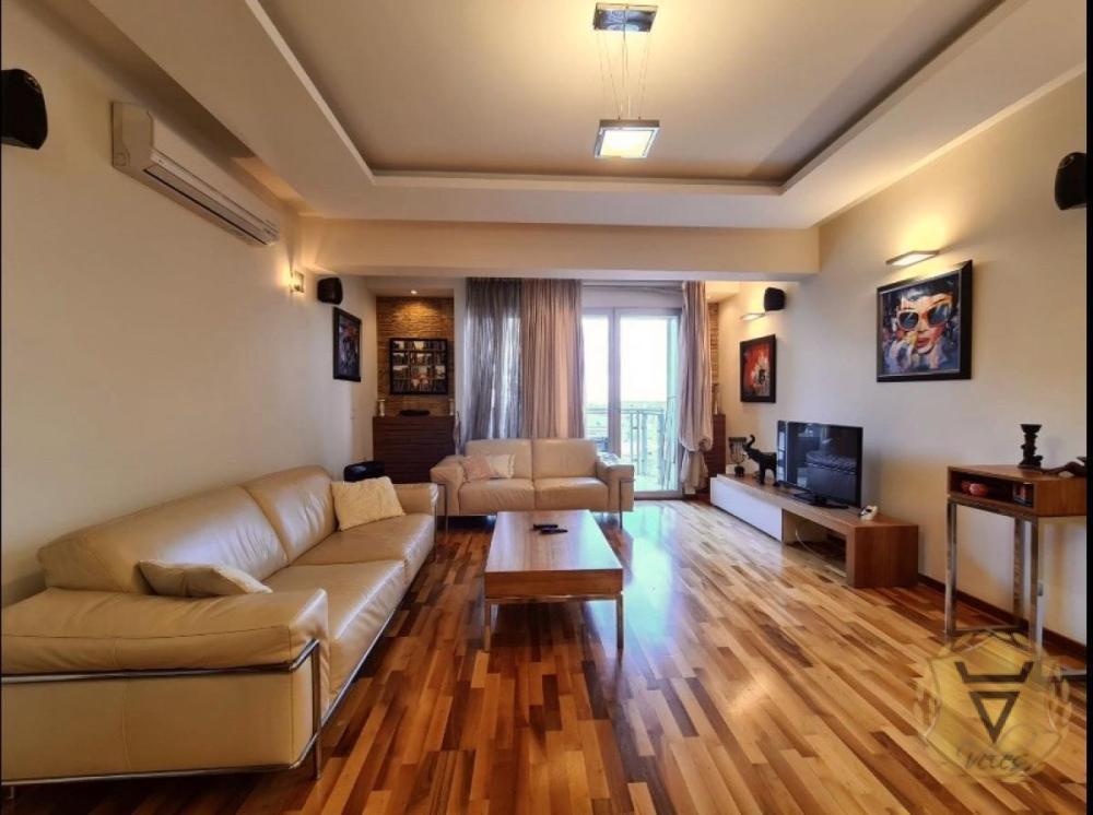 Glavna slika -Trosoban stan za izdavanje, 130m2, 1.850€