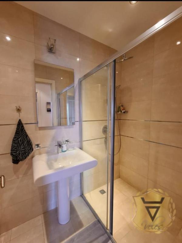 Slika 9 - Trosoban stan za izdavanje, 130m2, 1.850€