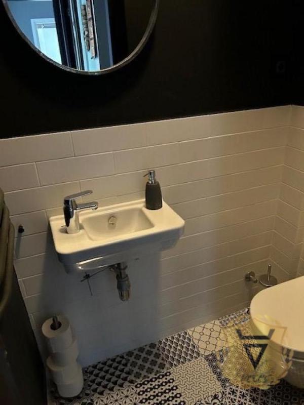 Slika 11 - Dvosoban stan za izdavanje, 125m2, 2.000€