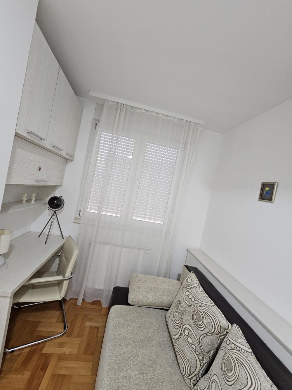 Slika 11 - Kej kola srpskih sestara, Jednoiposoban stan za izdavanje, 42m2, 400€