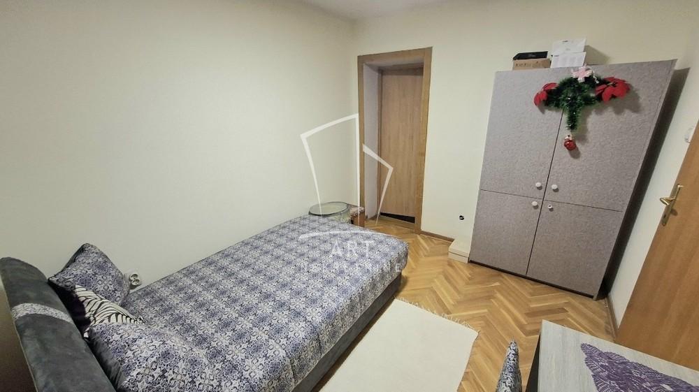 Slika 11 - Admirala Geprata, Četvorosoban stan za izdavanje, 68m2, 850€