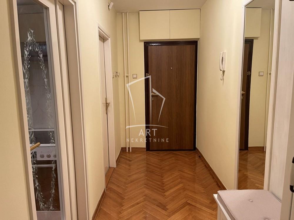 Slika 10 - Molerova, Četvorosoban stan za izdavanje, 98m2, 1.200€