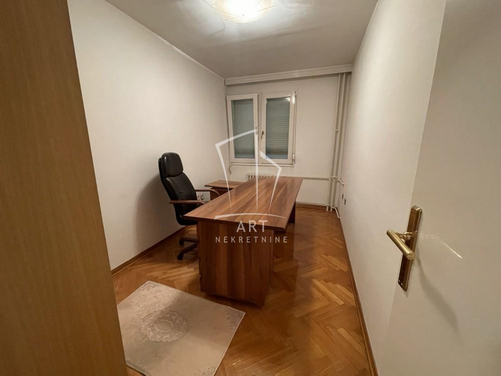 Slika 11 - Molerova, Četvorosoban stan za izdavanje, 98m2, 1.200€