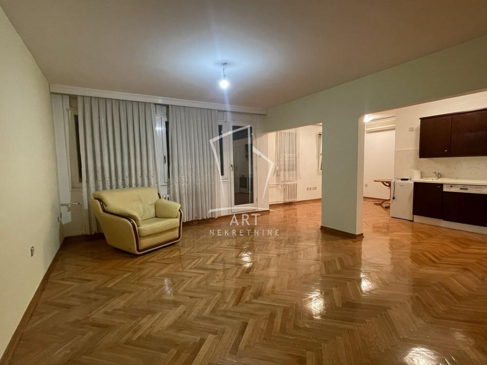 Glavna slika -Molerova, Četvorosoban stan za izdavanje, 98m2, 1.200€