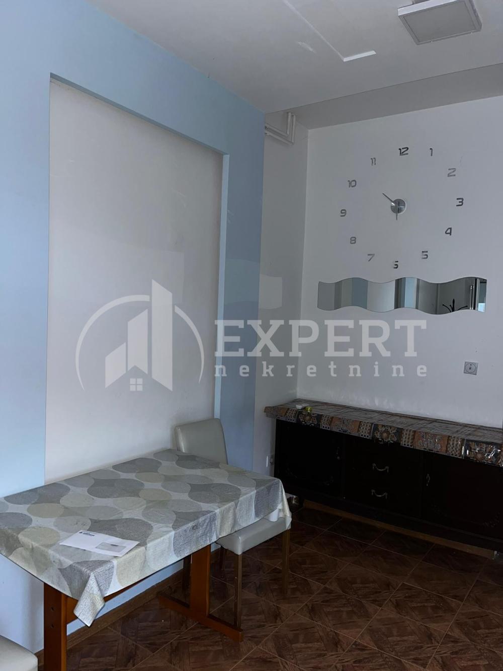 Slika 1 - 7. jula,  Lokal za izdavanje, 48m2, 350€