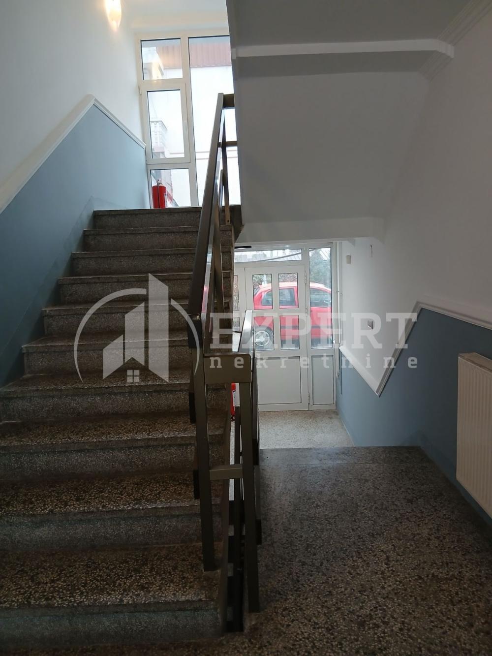 Slika 11 - Solunskih ratnika,  Lokal za izdavanje, 171m2, 600€