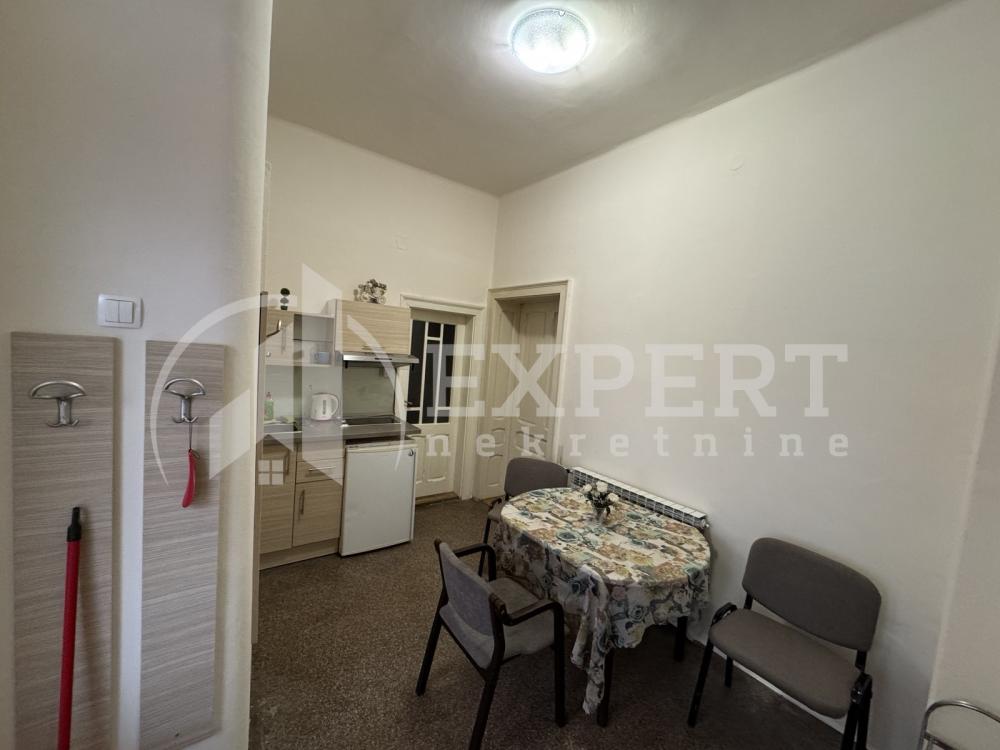 Slika 4 - Vojvode Vuka, Trosoban stan za izdavanje, 62m2, 350€