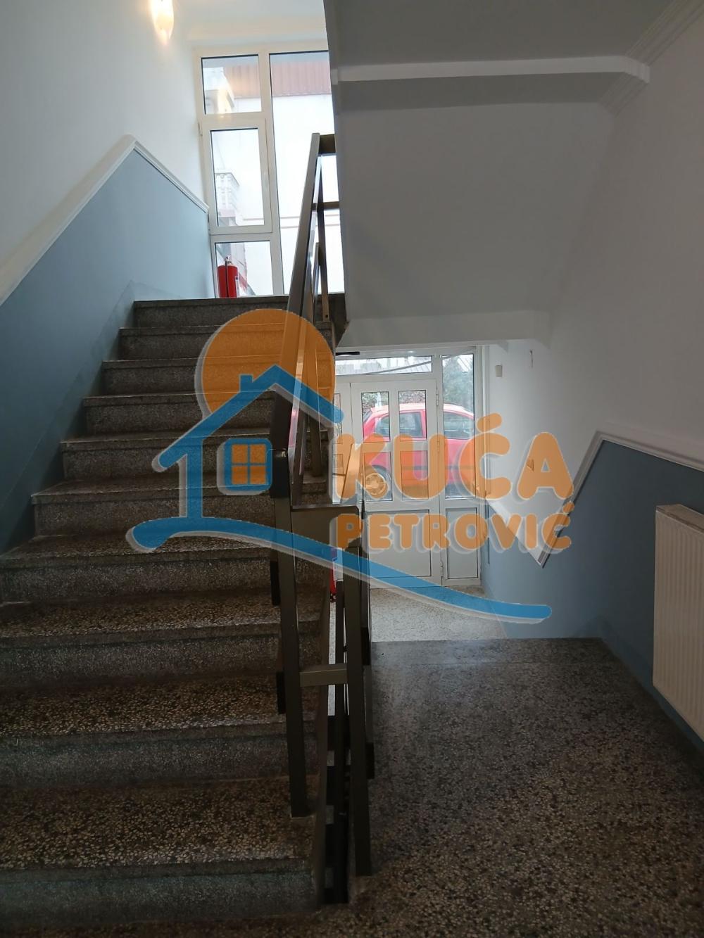 Slika 11 - Solunskih ratnika,  Lokal za izdavanje, 171m2, 600€