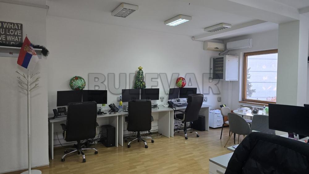 Slika 1 - 7. jula,  Lokal za izdavanje, 95m2, 950€