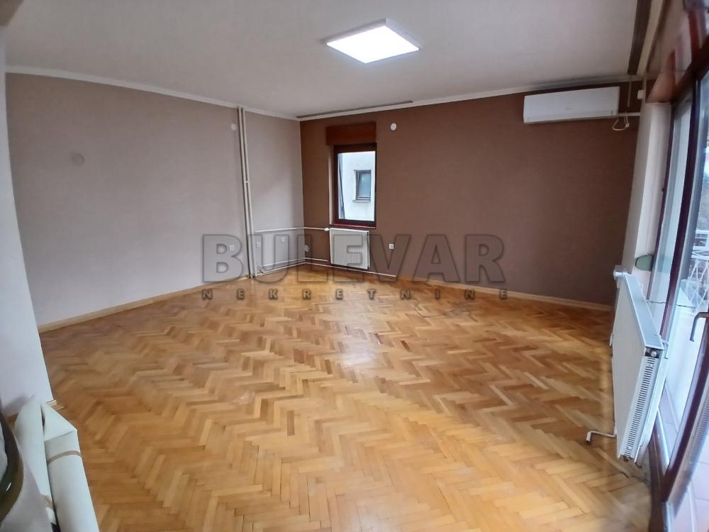 Slika 5 - Solunskih ratnika,  Lokal za izdavanje, 121m2, 430€